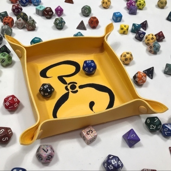 The King in Yellow Dice Tray - Black - Picture 7 of 9